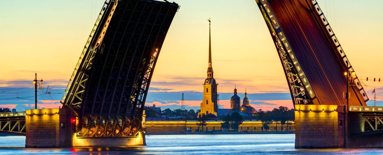 Moscow-StPetersburg_River-Cruise._Palace-Bridge